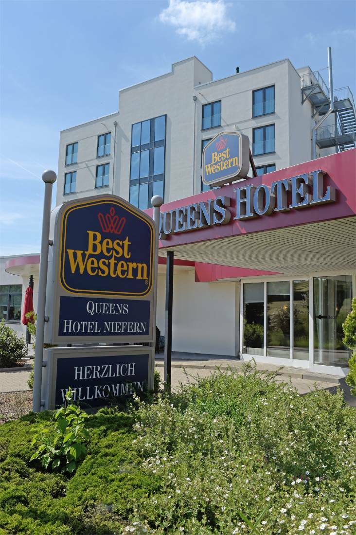Best Western Queens Hotel Pforzheim-Niefern Exterior foto